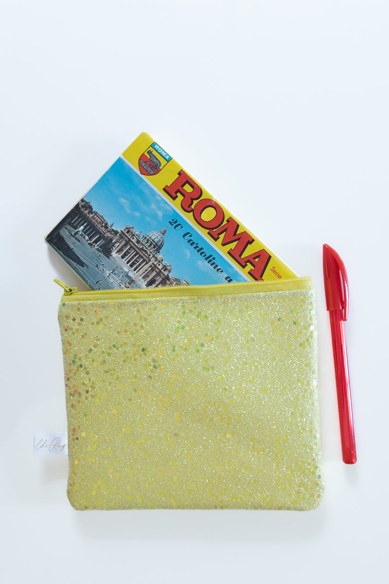 Astuccio con pailettes gialle