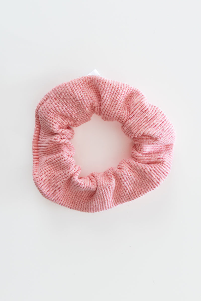 Scrunchies in maglia rosa
