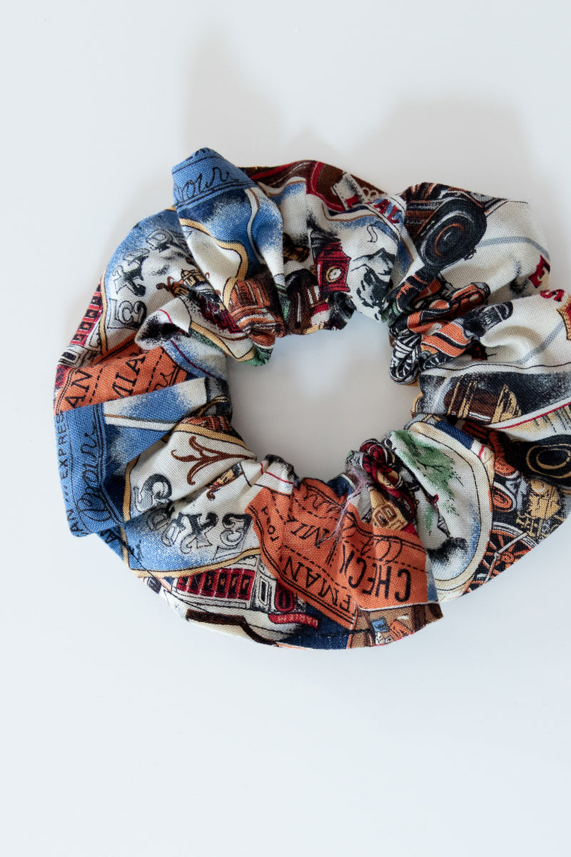 Scrunchies in cotone a tema treni e ferrovie