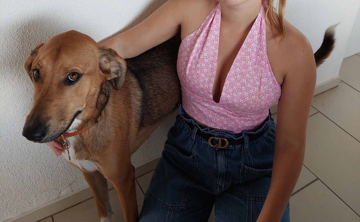 Top rosa regolabile con scollo a V