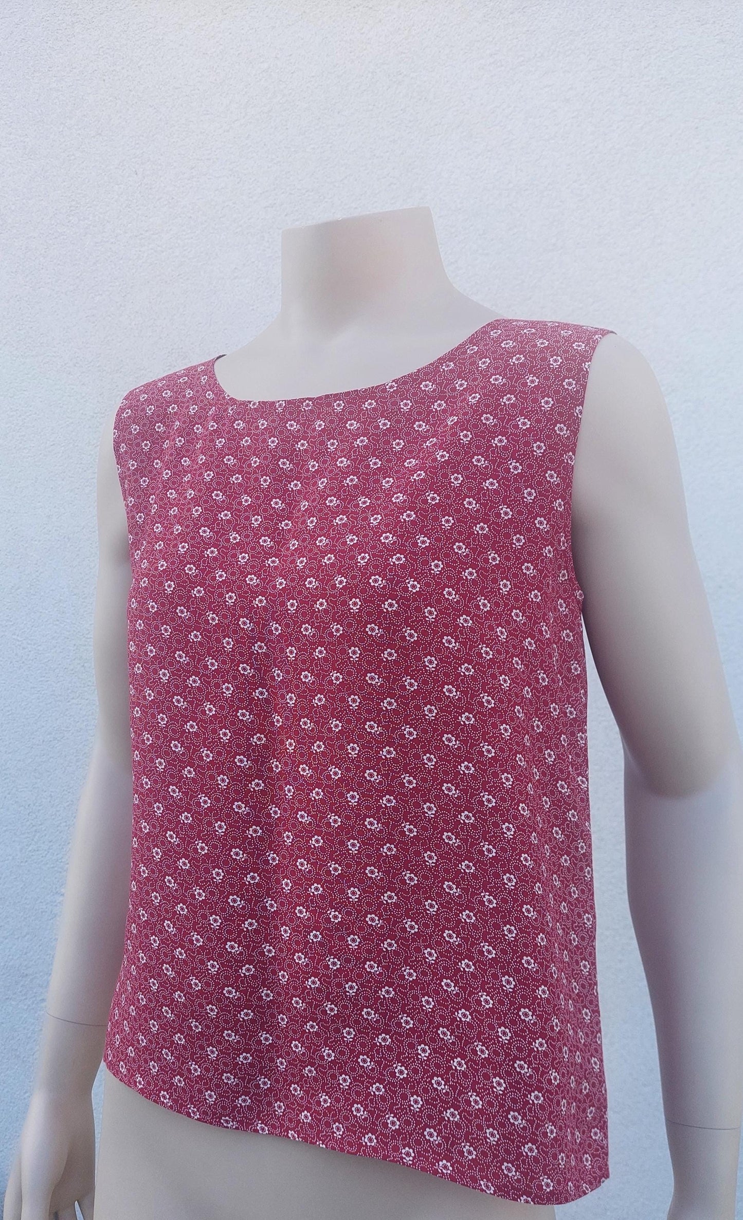 Canotta rossa floreale