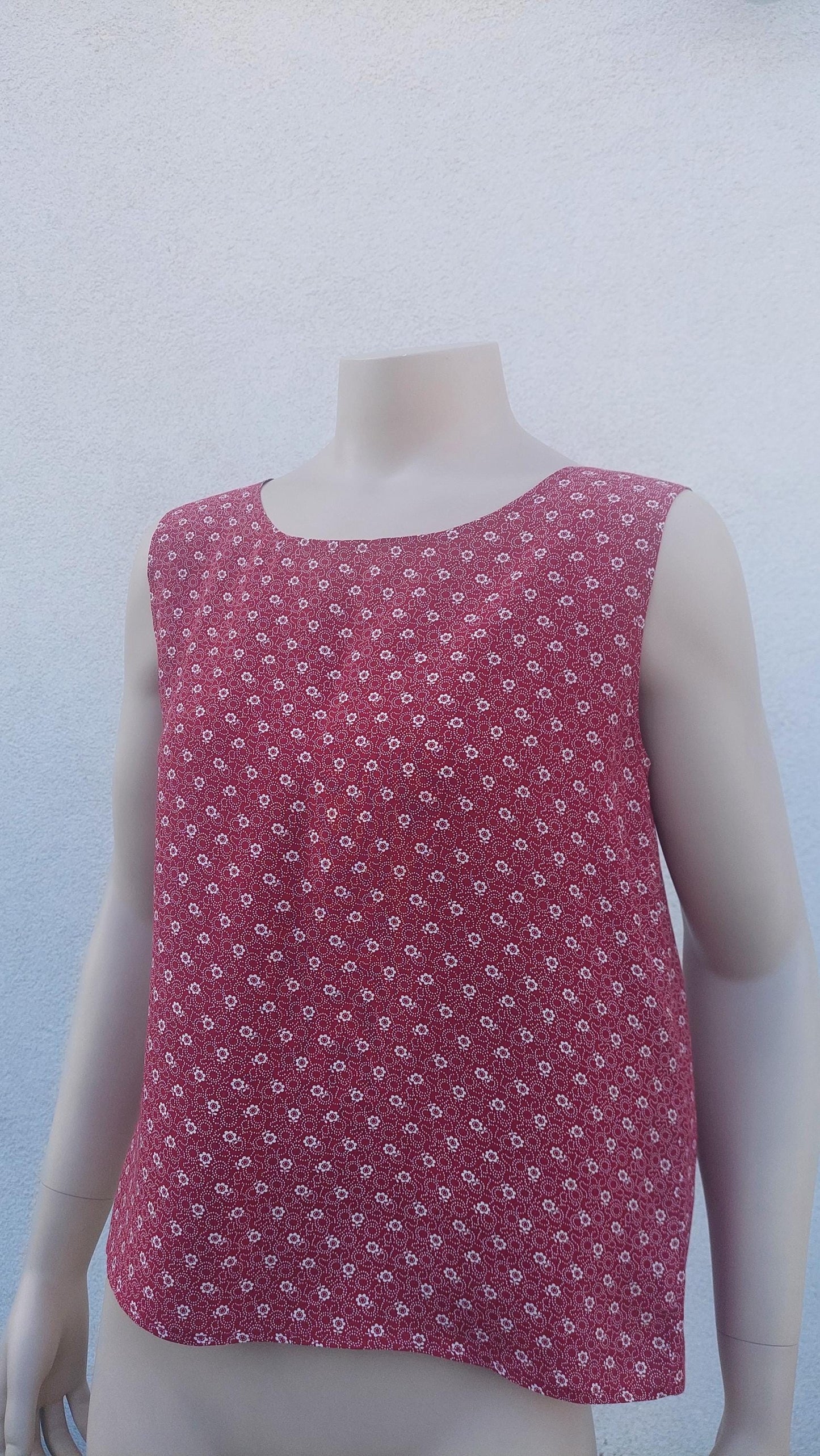 Canotta rossa floreale