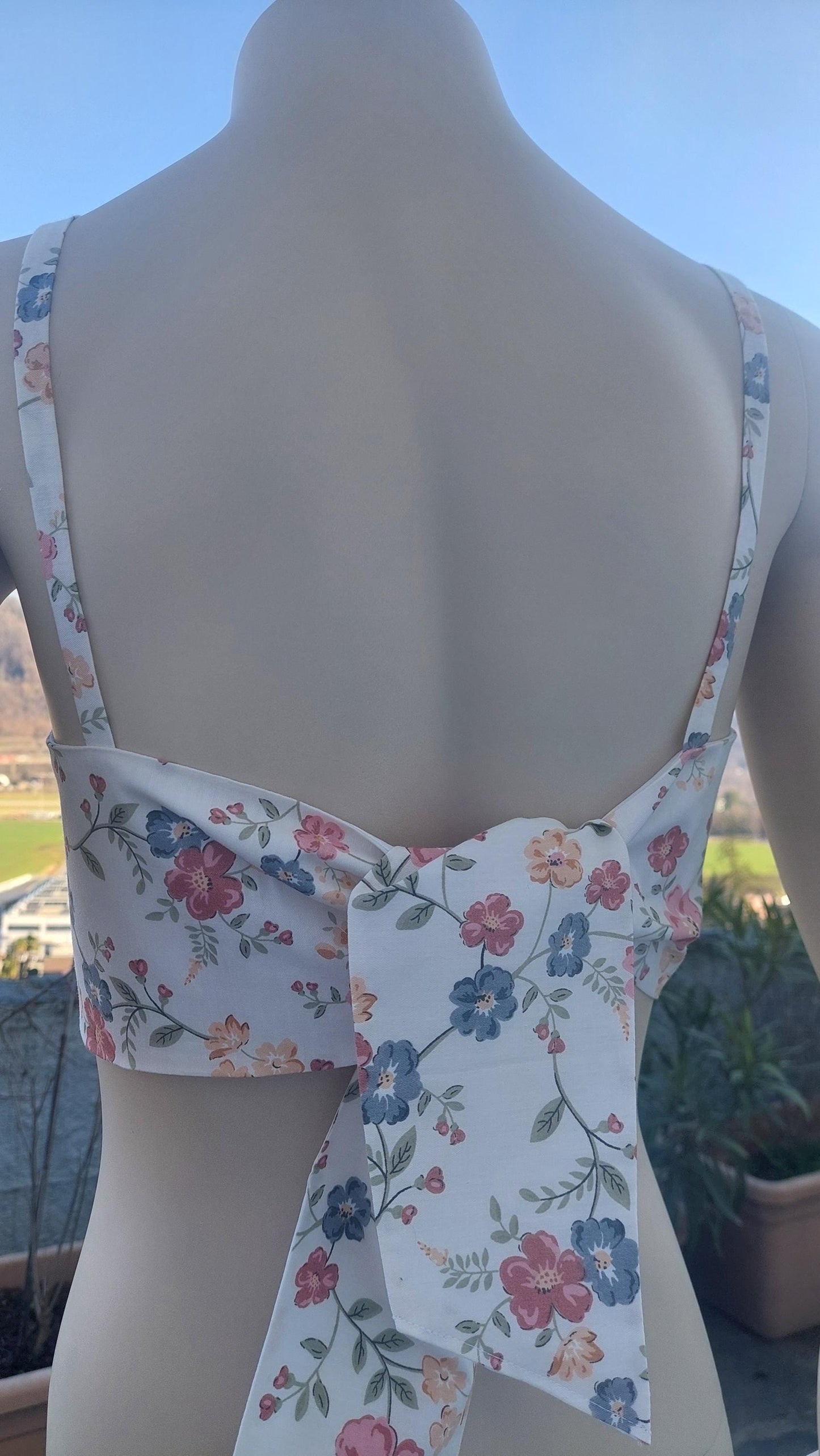 Top regolabile floreale