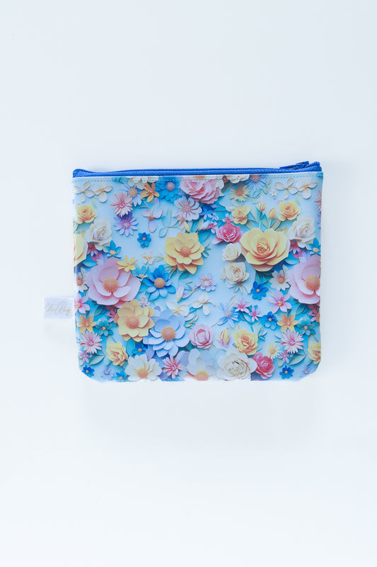 Astuccio azzurro floreale