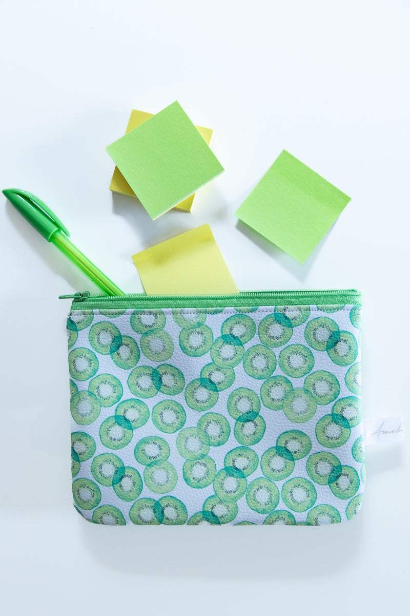 Astuccio verde con kiwi