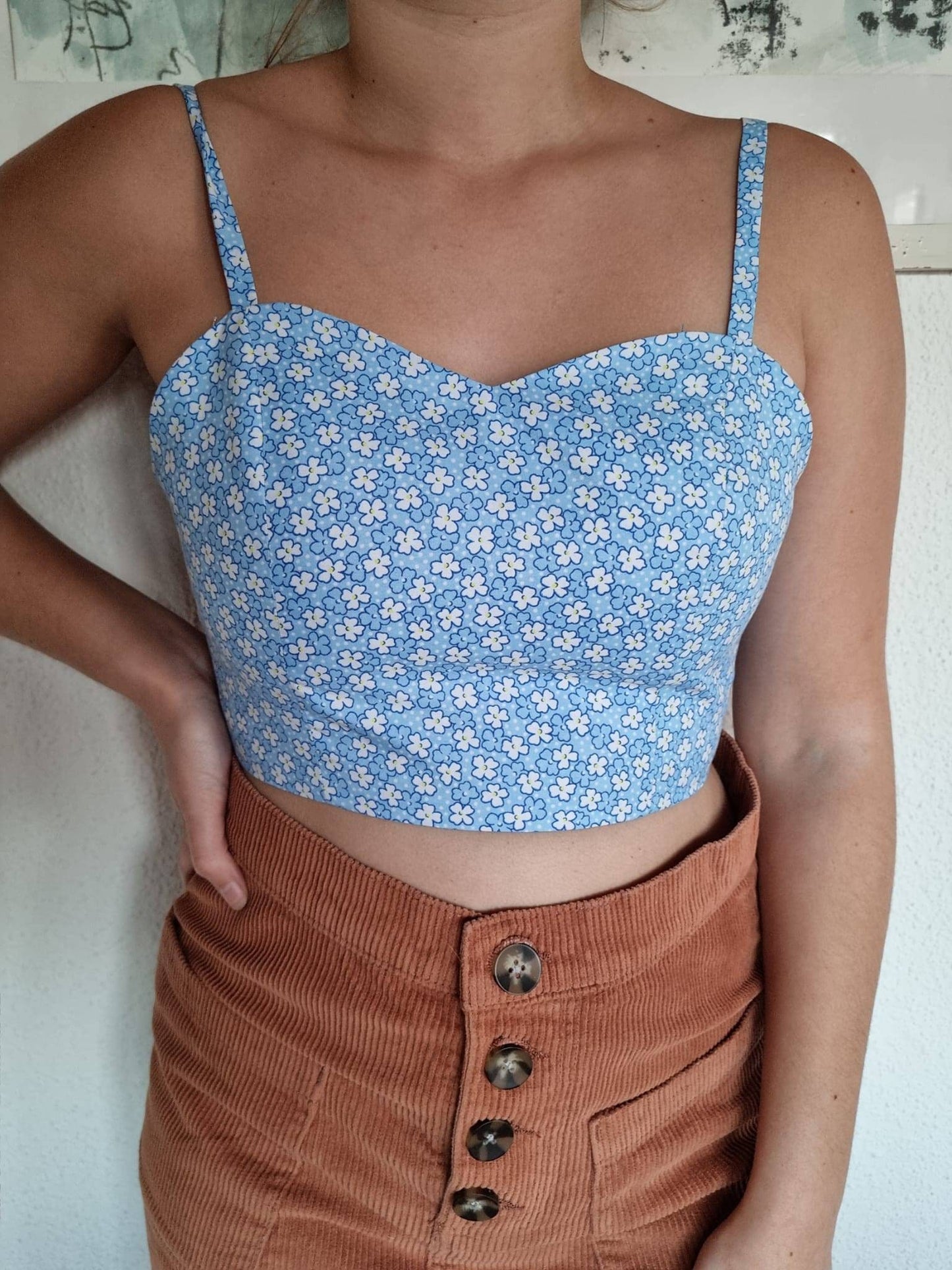 Top regolabile azzurro floreale