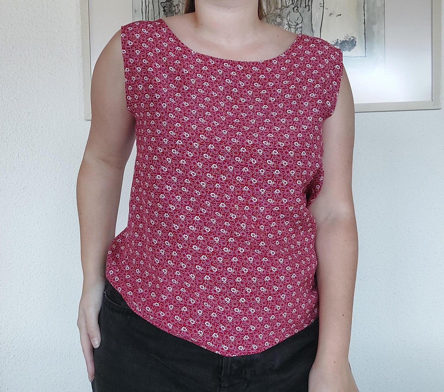 Canotta rossa floreale