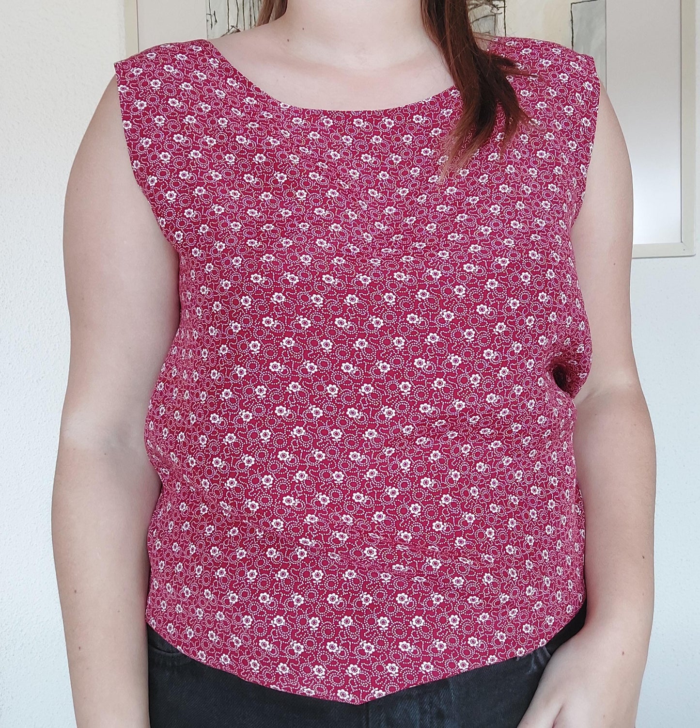 Canotta rossa floreale