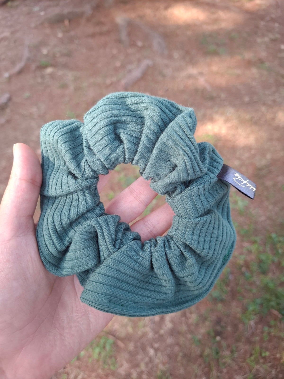 Scrunchies in maglia verde