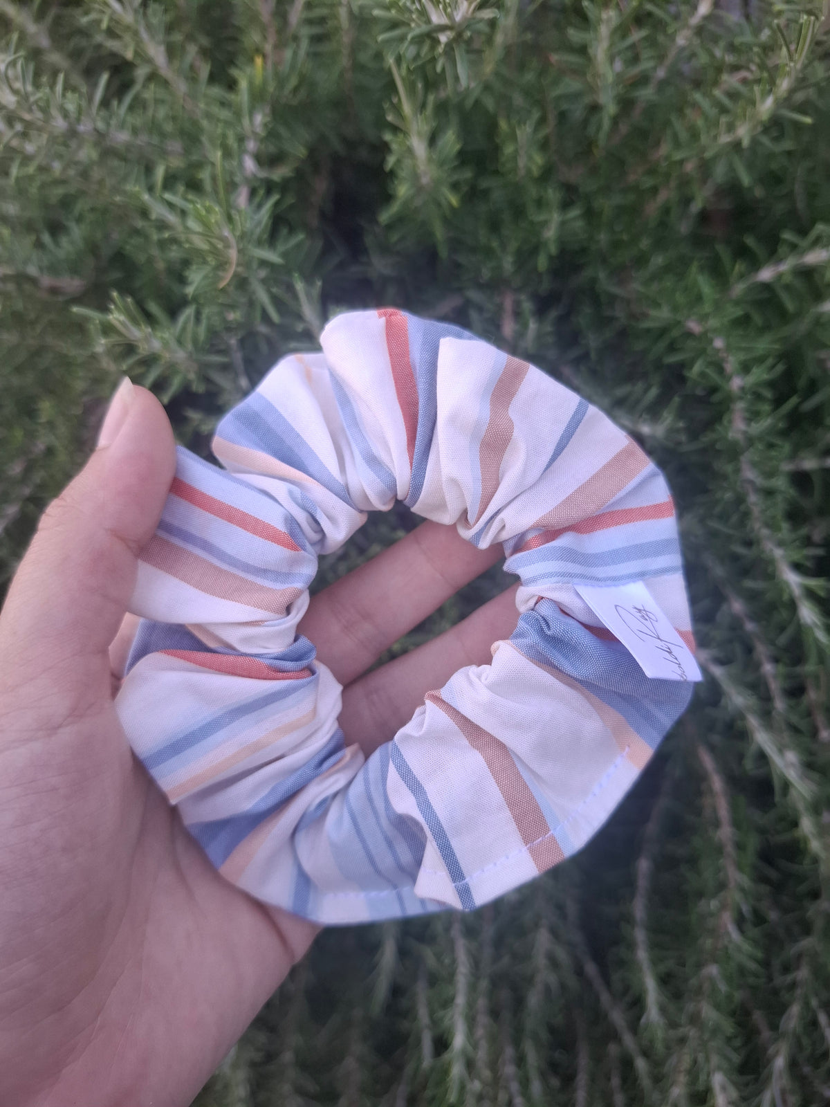 Scrunchies cotone bianco con righe colorate
