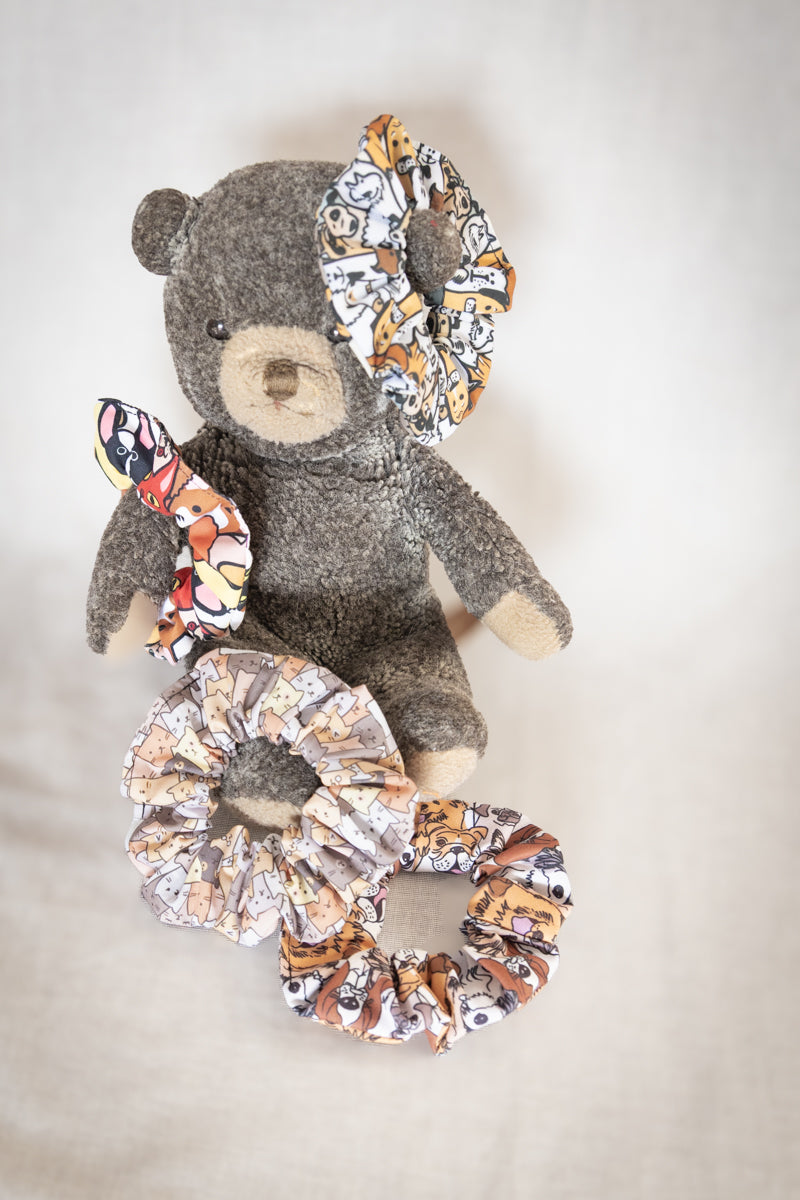 Scrunchies in poliestere con cani e gatti