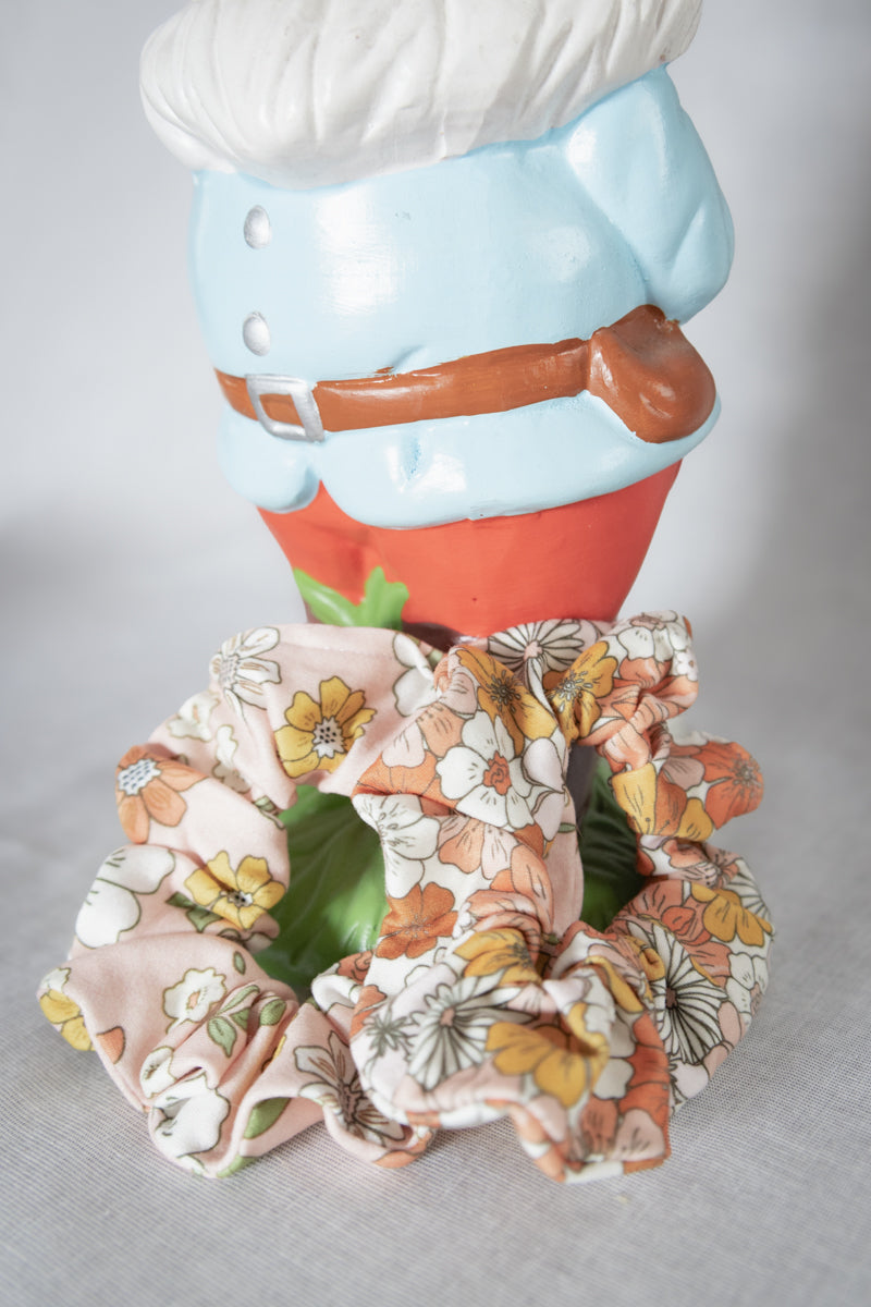 Scrunchies in jersey bianco floreale rosa