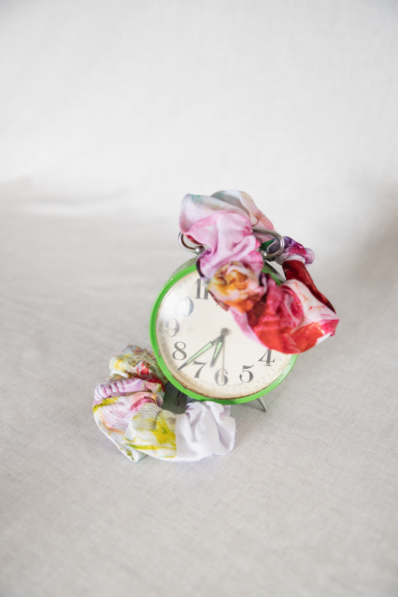 Scrunchies in raso arcobaleno, scrunchies arcobaleno, scrunchies in cotone floreale, scrunchies in cotone colorato, scrunchies vivace