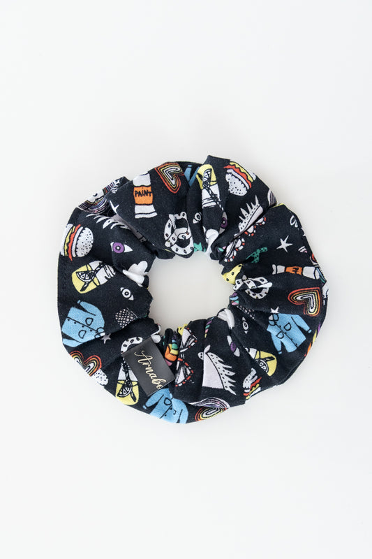 Scrunchies in cotone nero con disegni