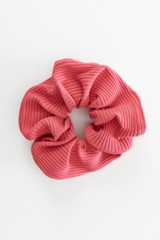 Scrunchies in maglia rosa scuro