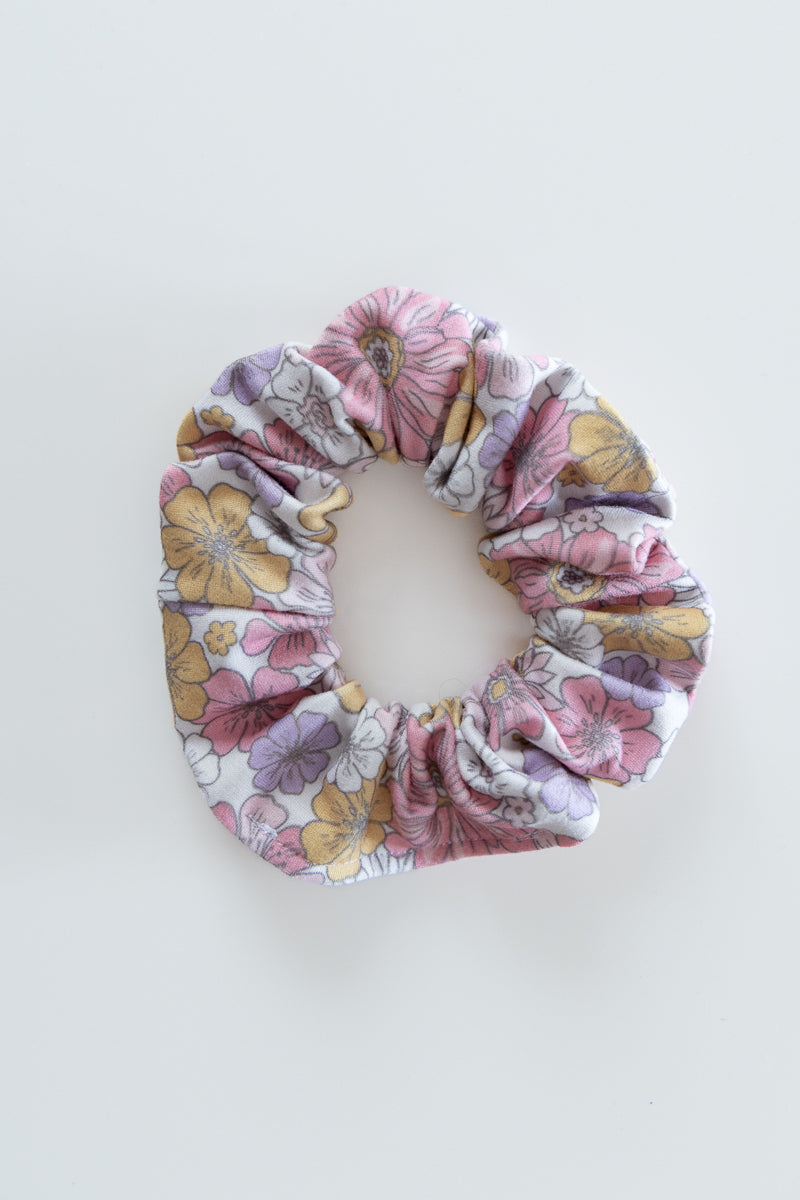Scrunchies in jersey bianco floreale rosa
