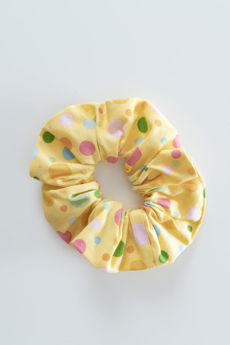 Scrunchies in cotone giallo a pois