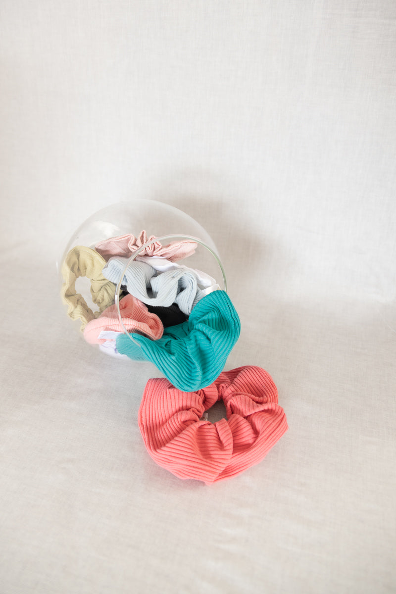 Scrunchies in maglia verde acqua